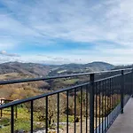 Maria Villa *