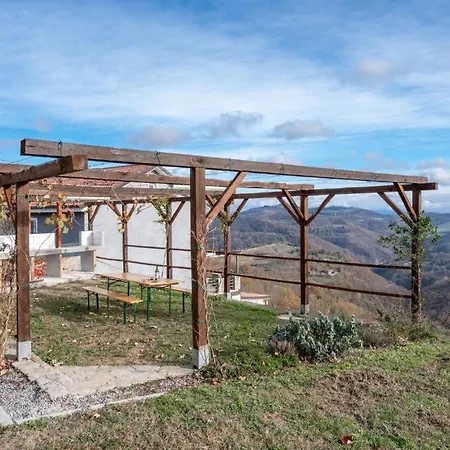 Maria Villa *