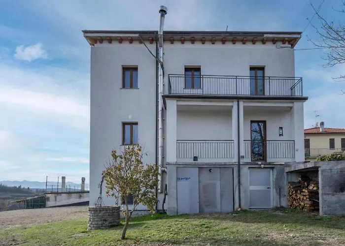 Maria Castelletto Soprano