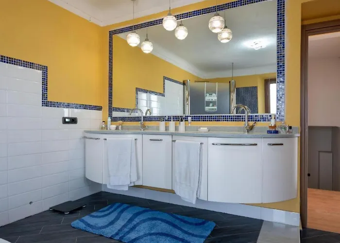 Maria Castelletto Soprano